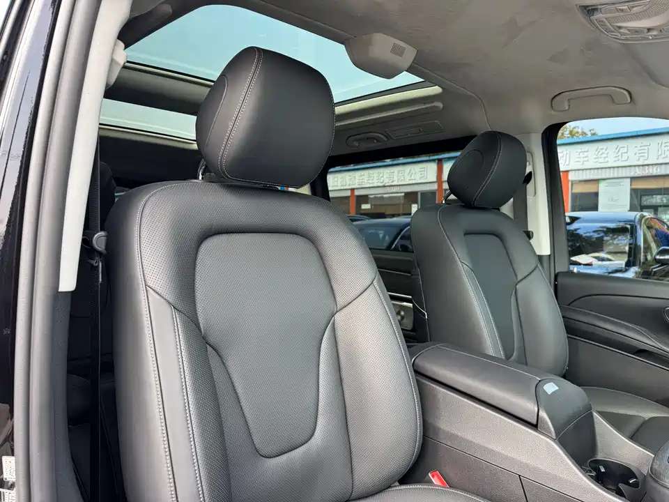 Mercedes-Benz V-class