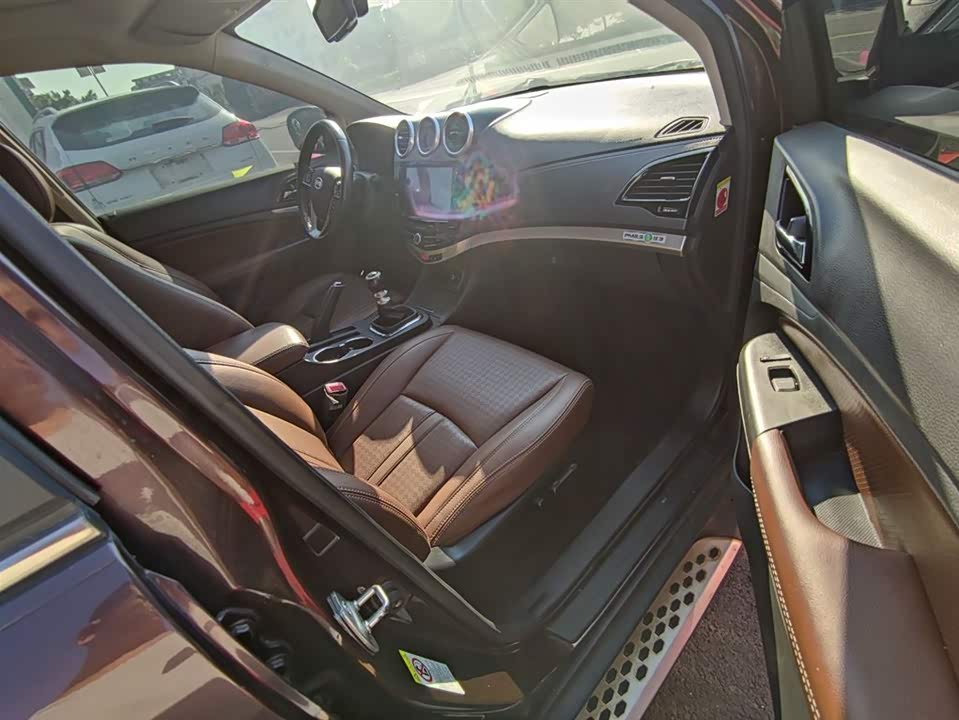 BYD S7