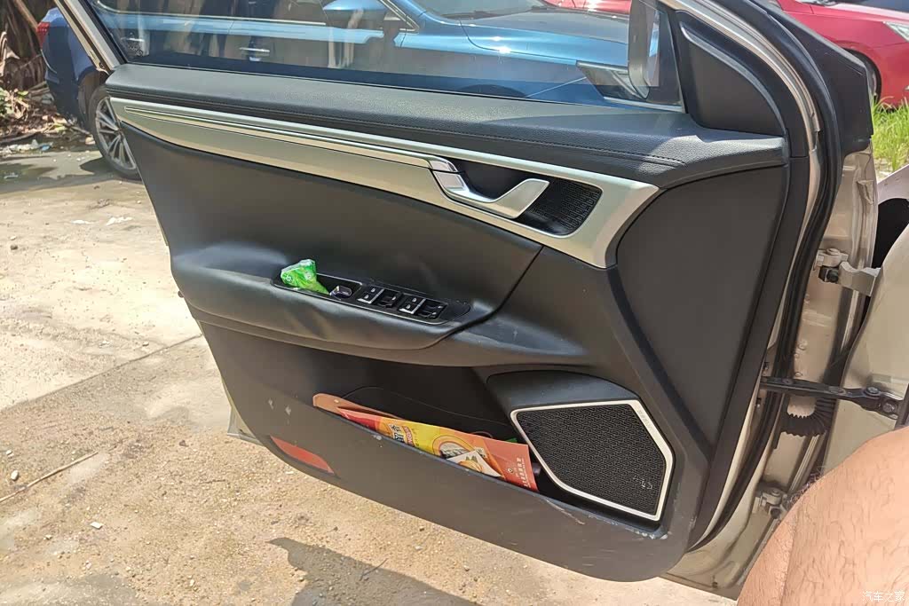 Geely Emgrand, 2017 7