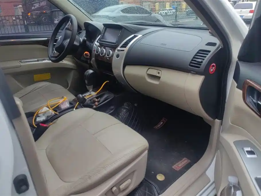 Mitsubishi Pajero Jinchang