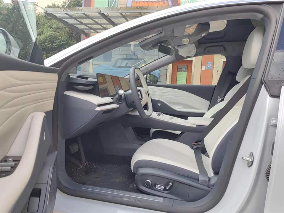 Geely Galaxy Galaxy E8