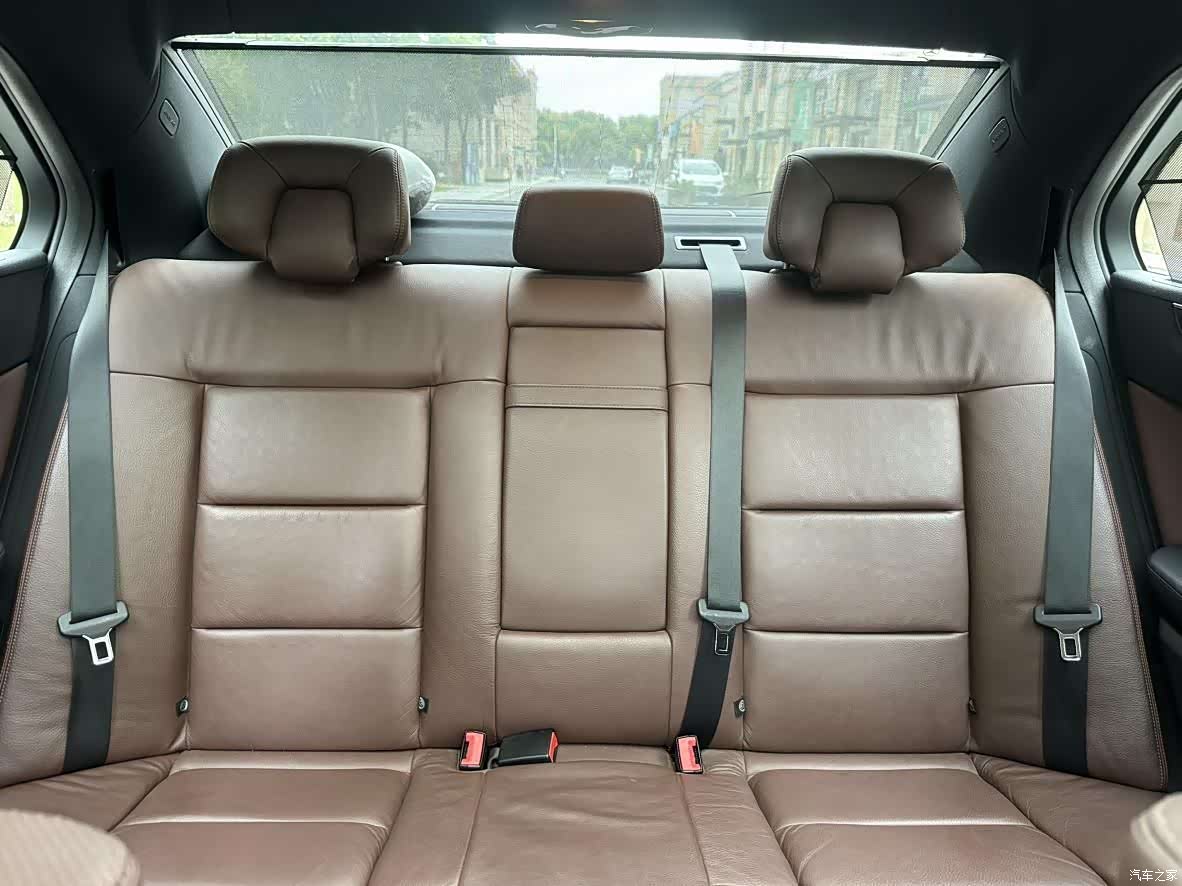 Mercedes-Benz E-Class, 2012 27