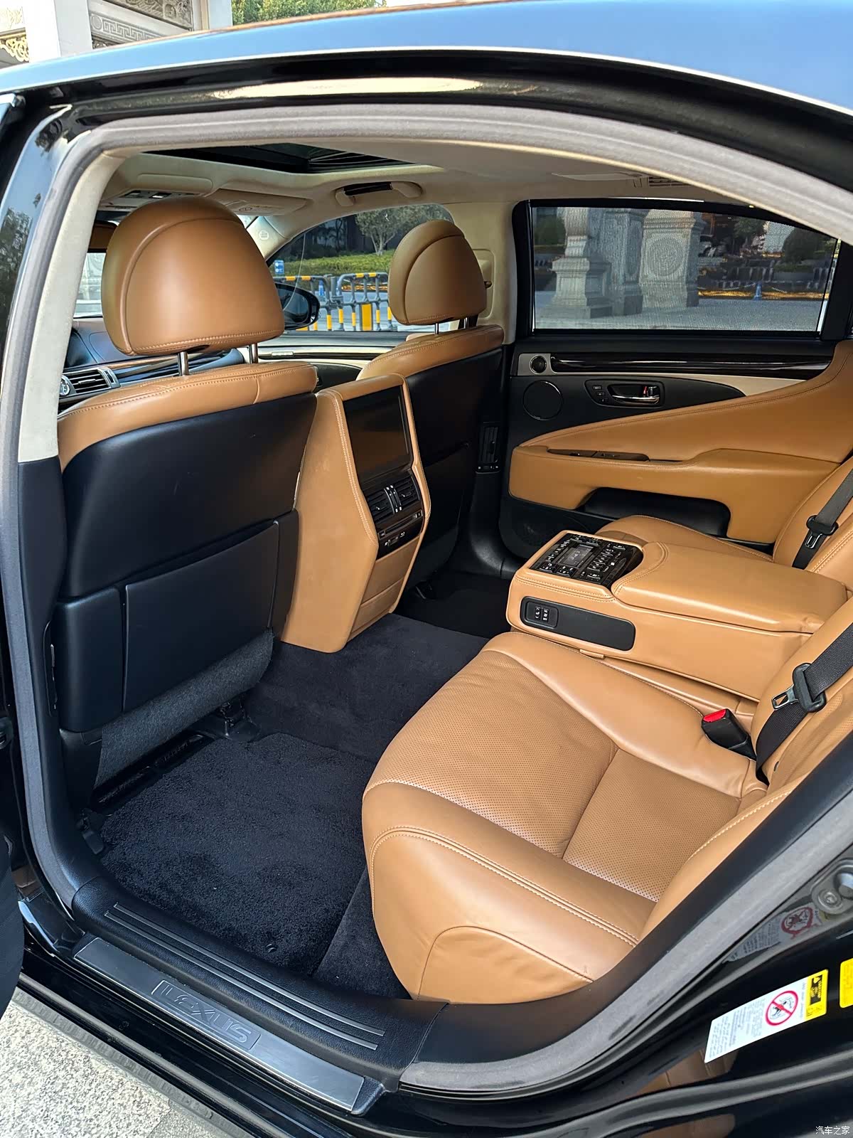 Lexus LS, 2014 13