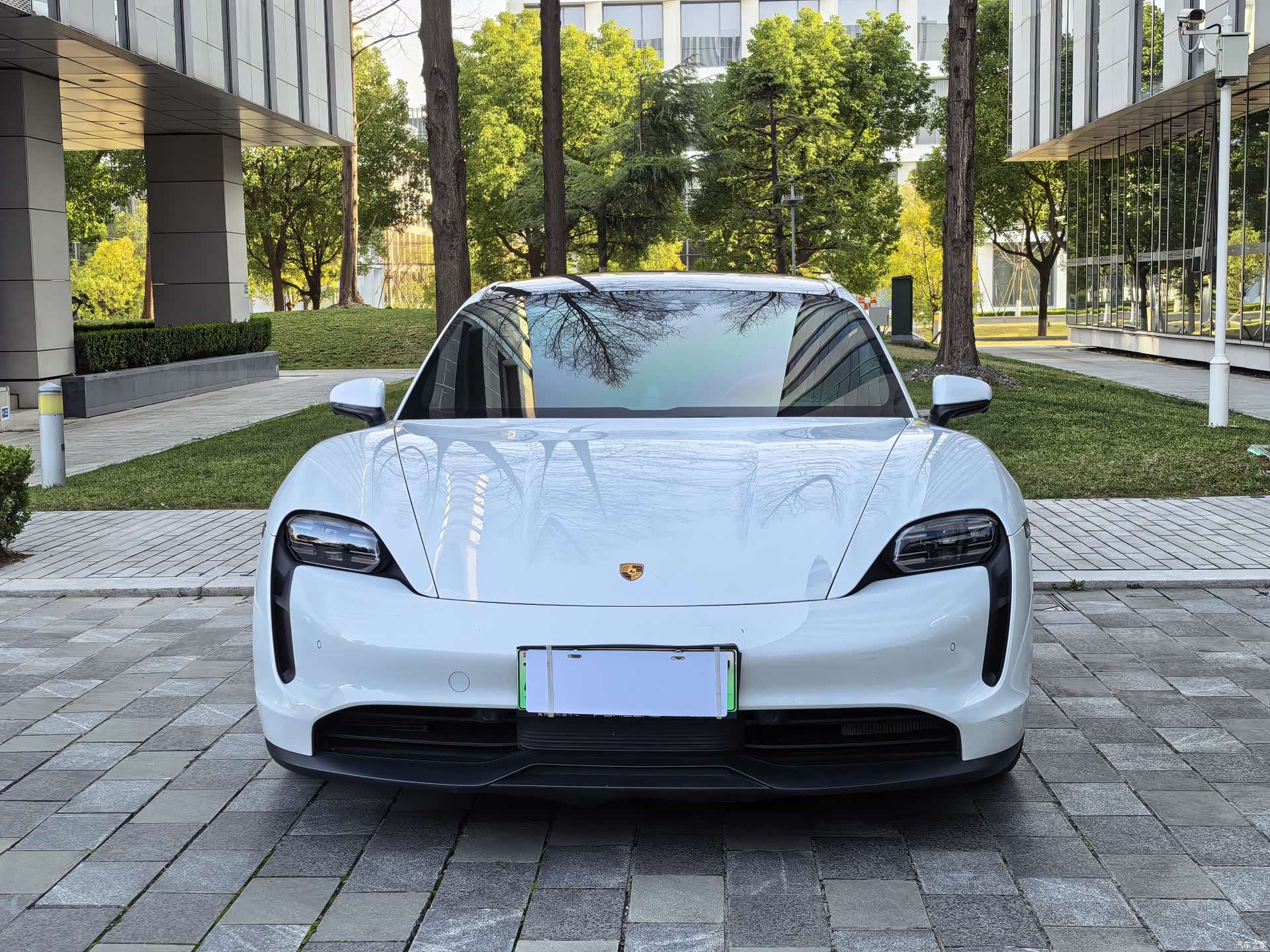 Porsche Taycan, 2023 2