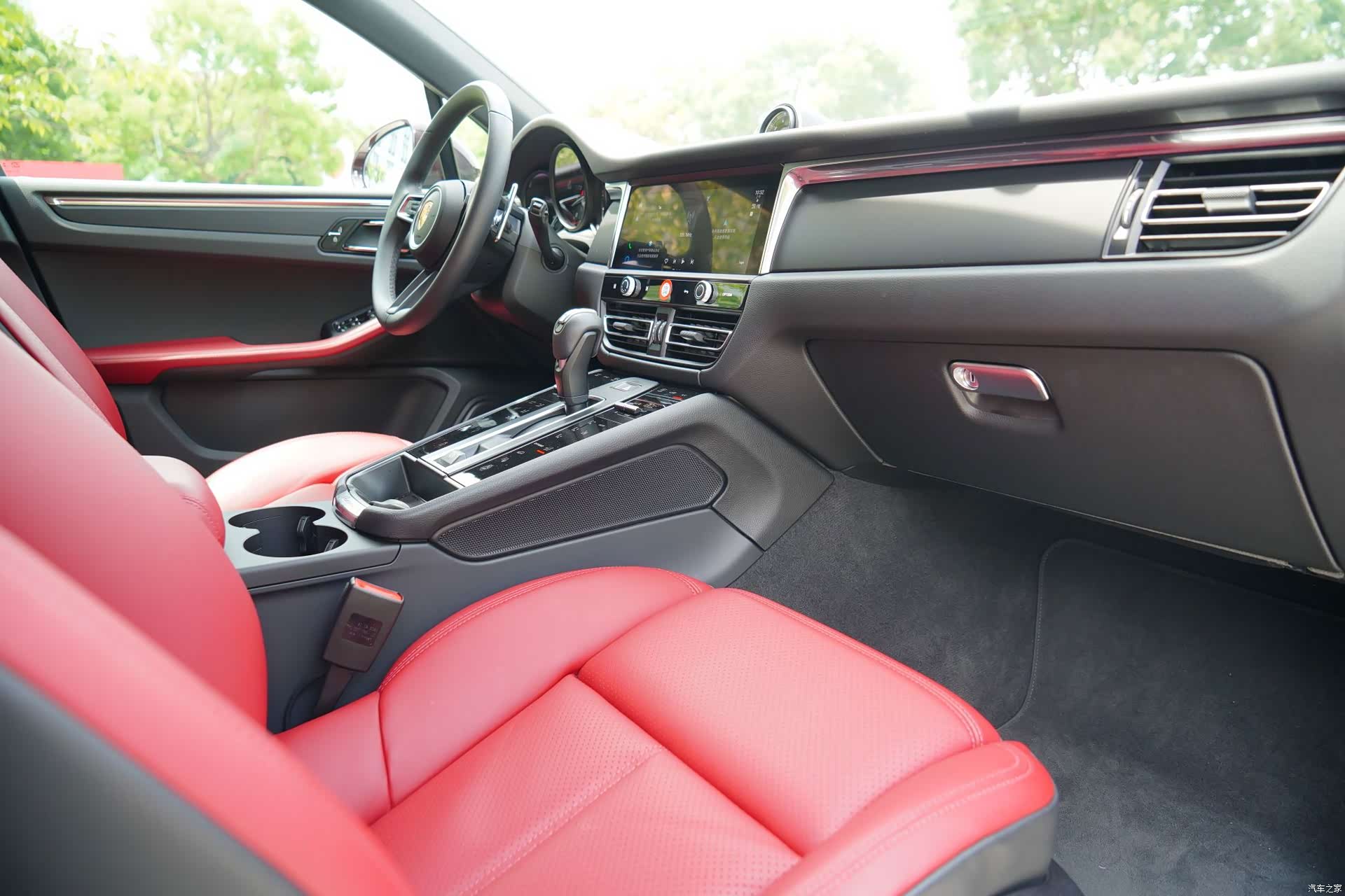 Porsche Macan, 2026 9