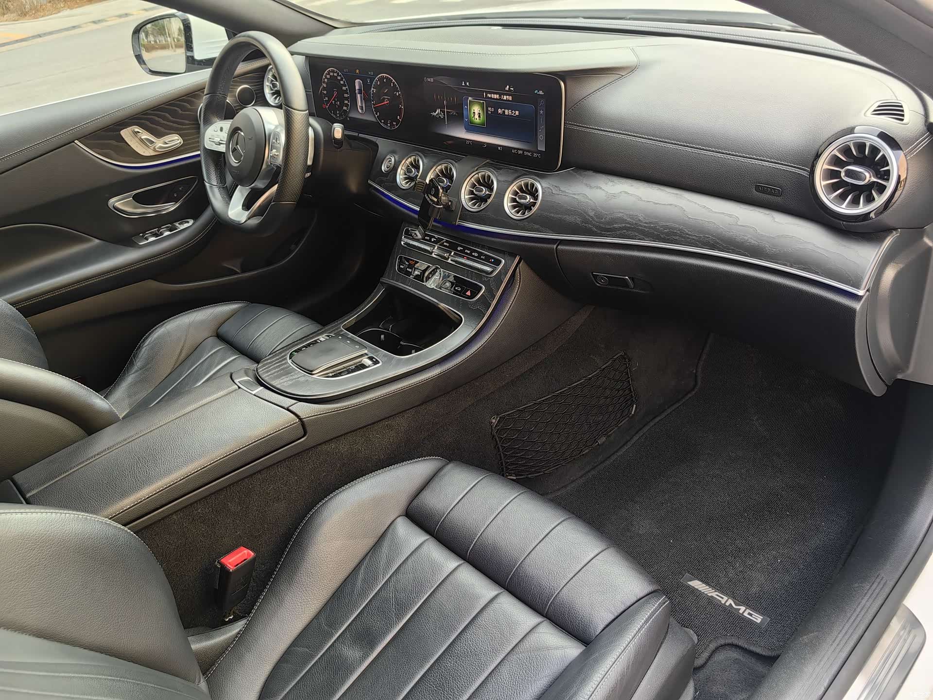 Mercedes-Benz E-Class, 2019 11