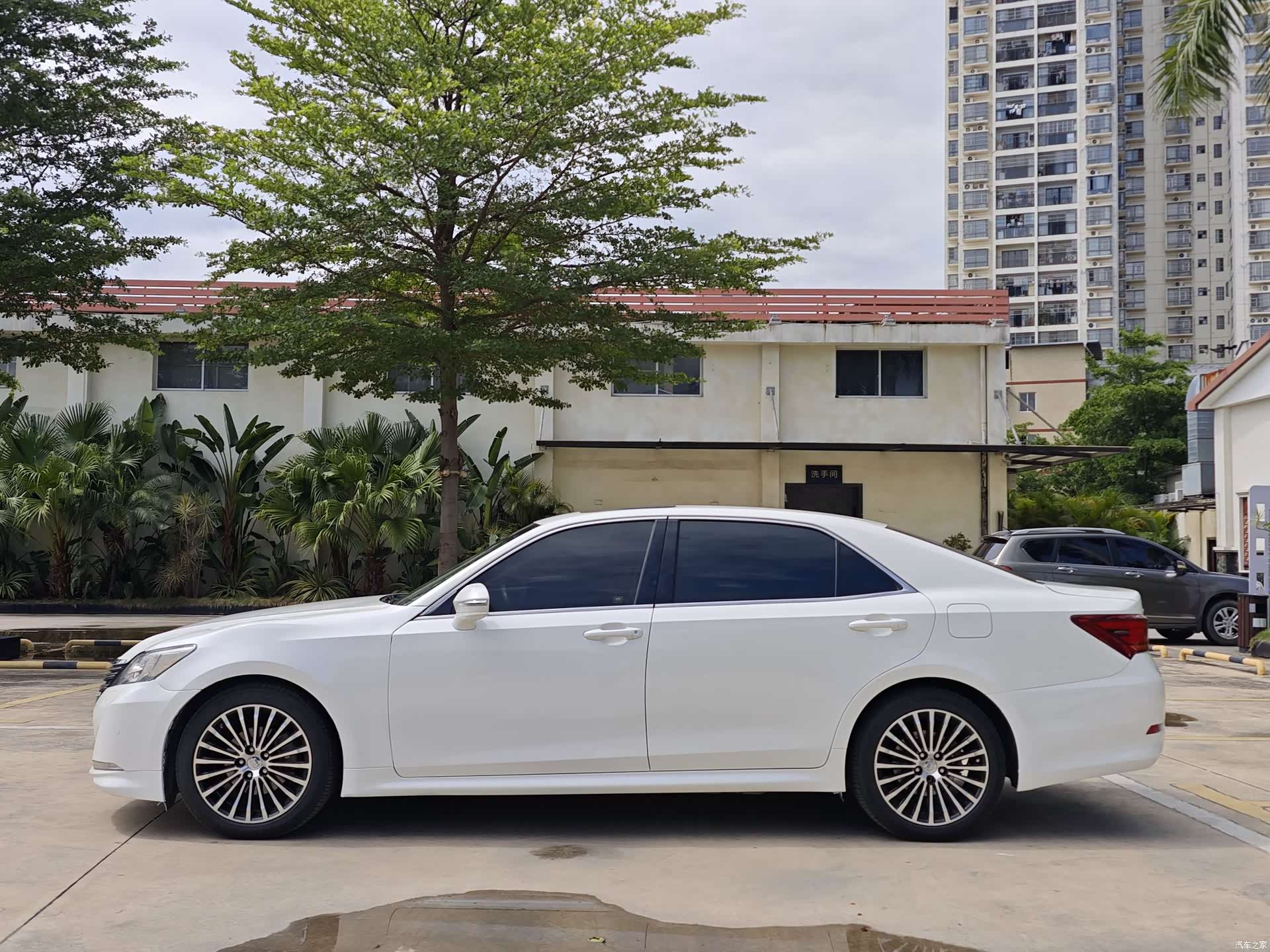 Toyota Crown, 2019 4