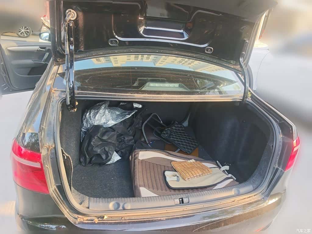 Volkswagen Lavida, 2017 16