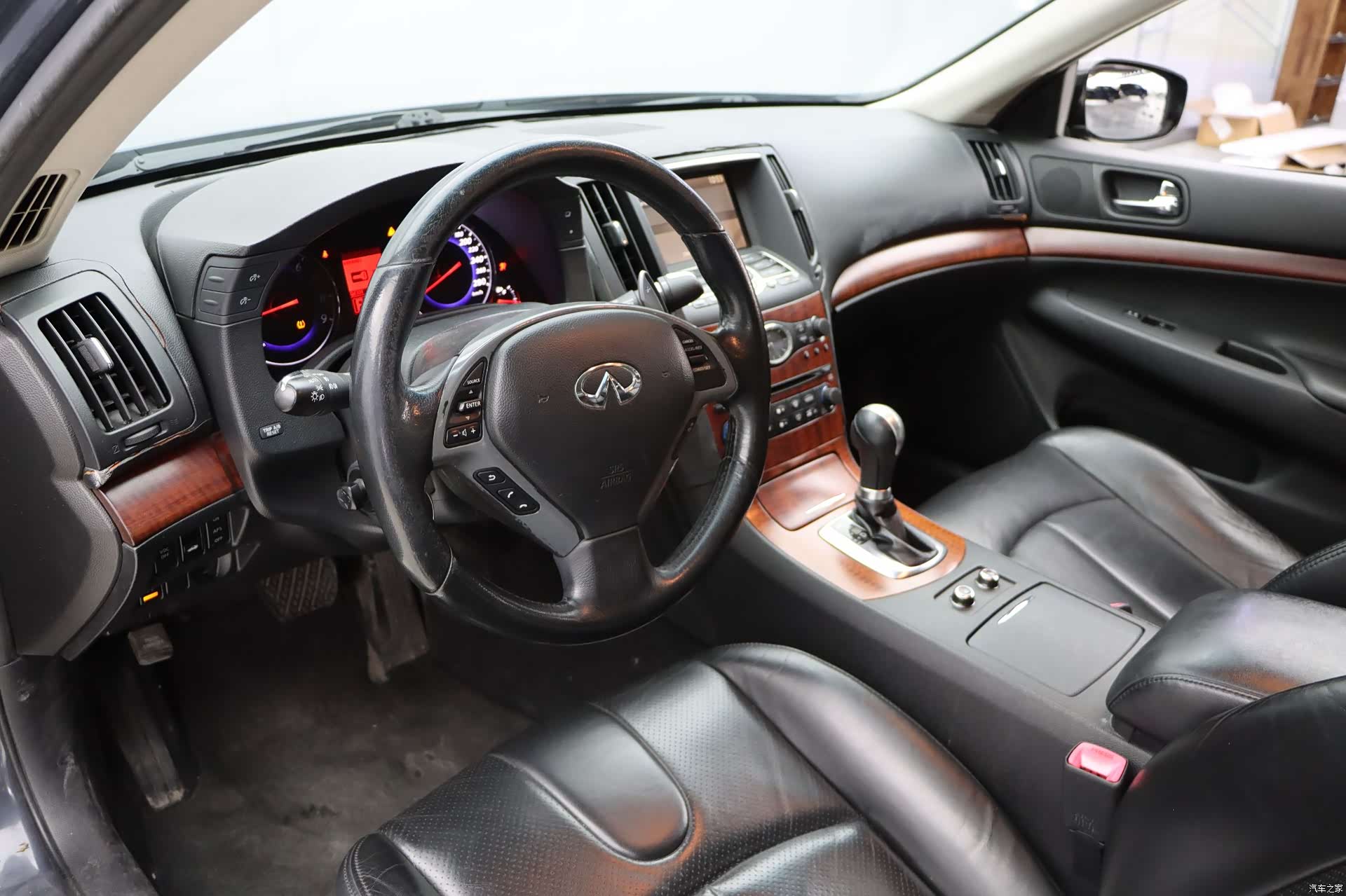 Infiniti G37, 2009 18
