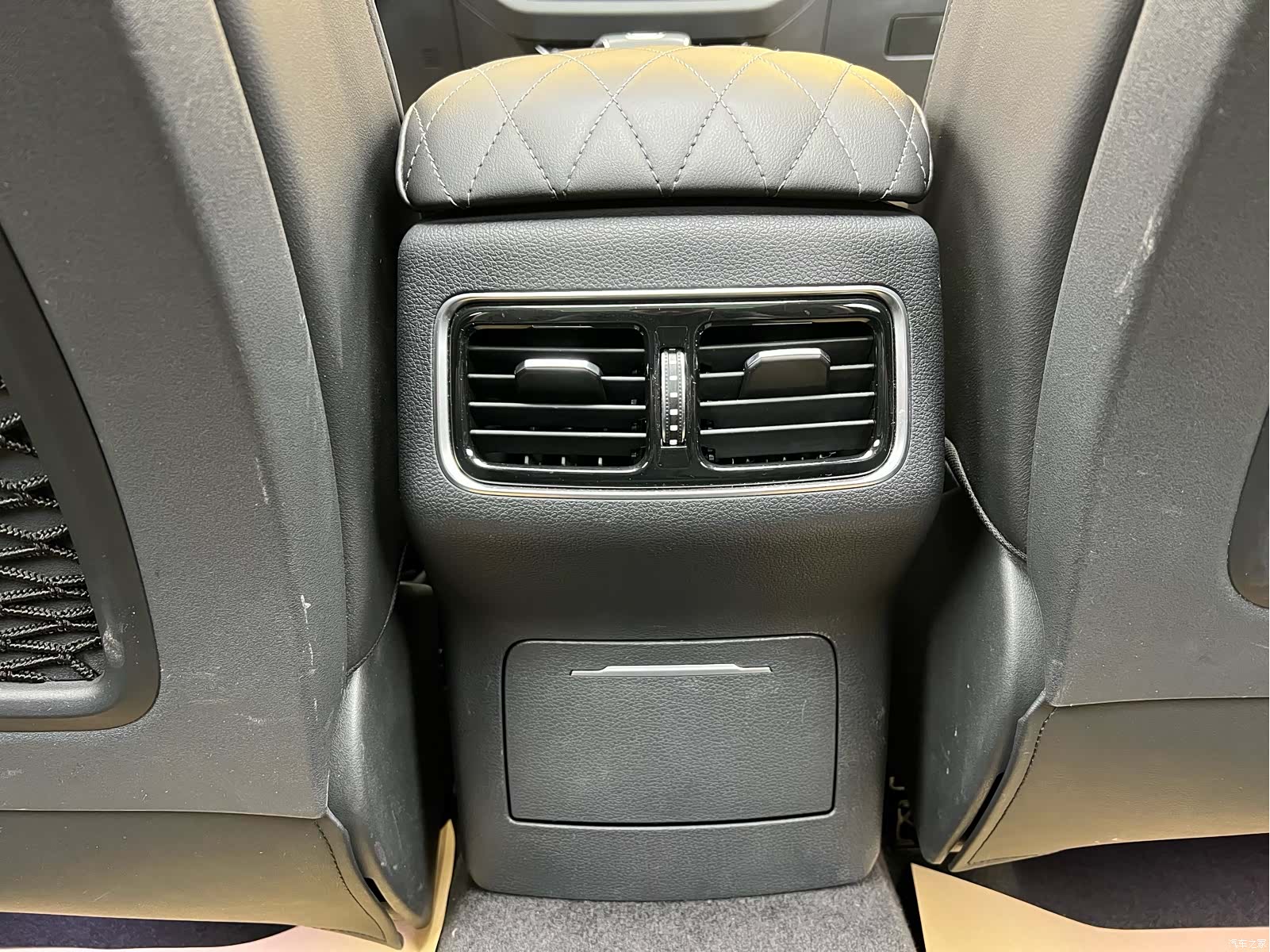 Hongqi HS5, 2023 29
