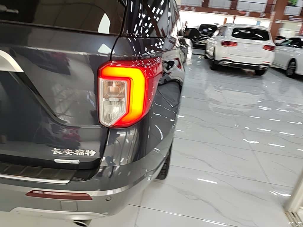 Ford Explorer, 2022 8