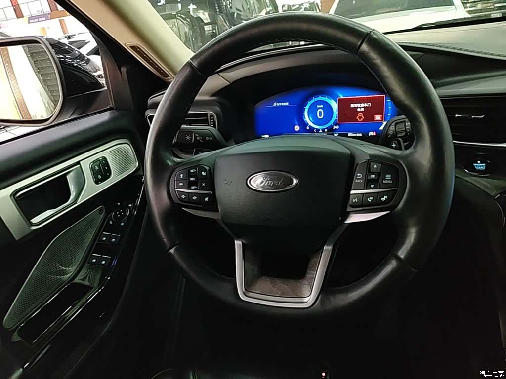 Ford Explorer, 2022 11