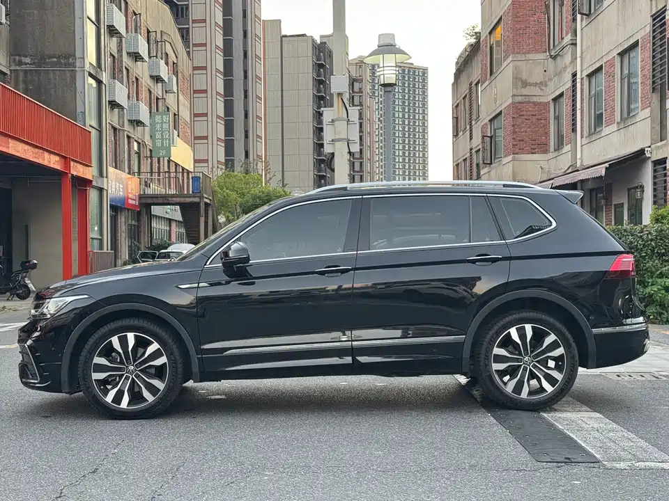 Volkswagen Tiguan L