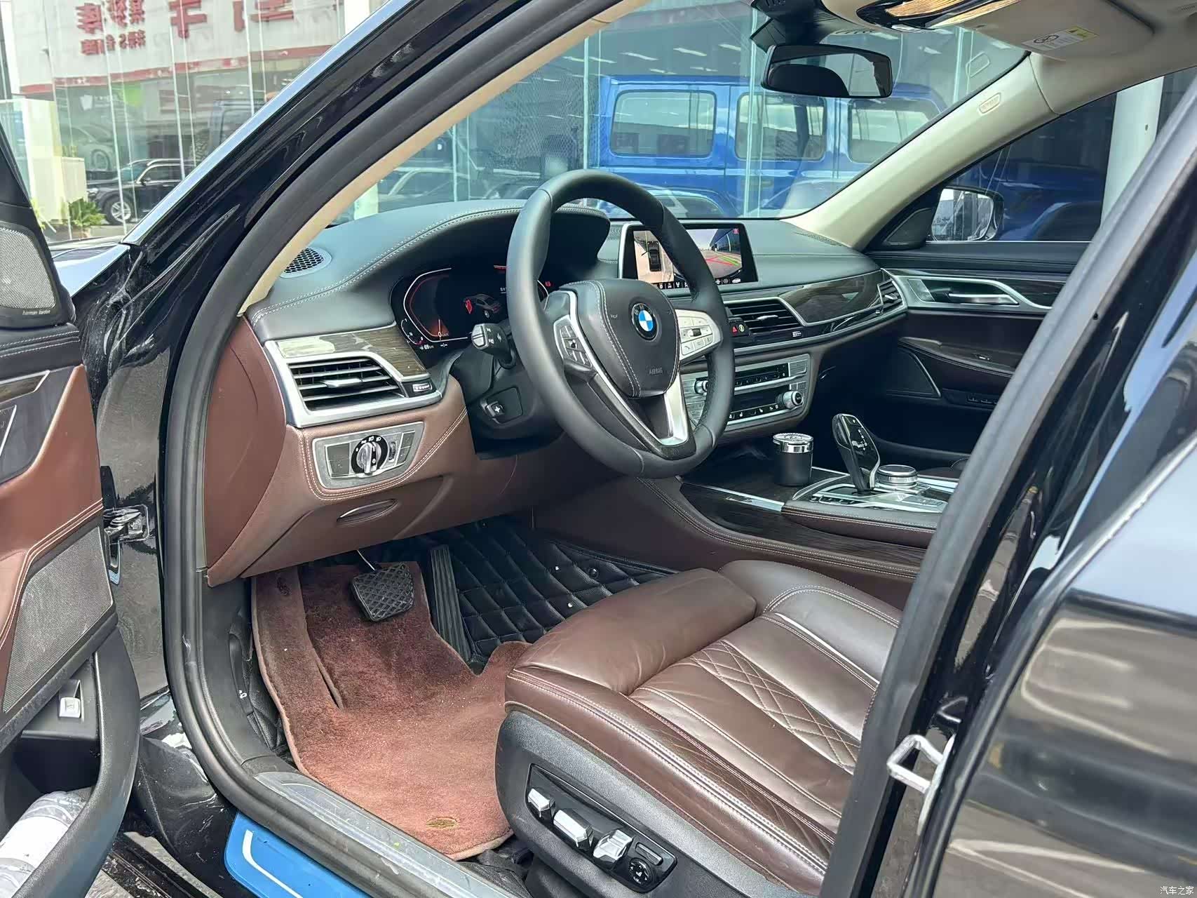 BMW 7 Series, 2020 все фото