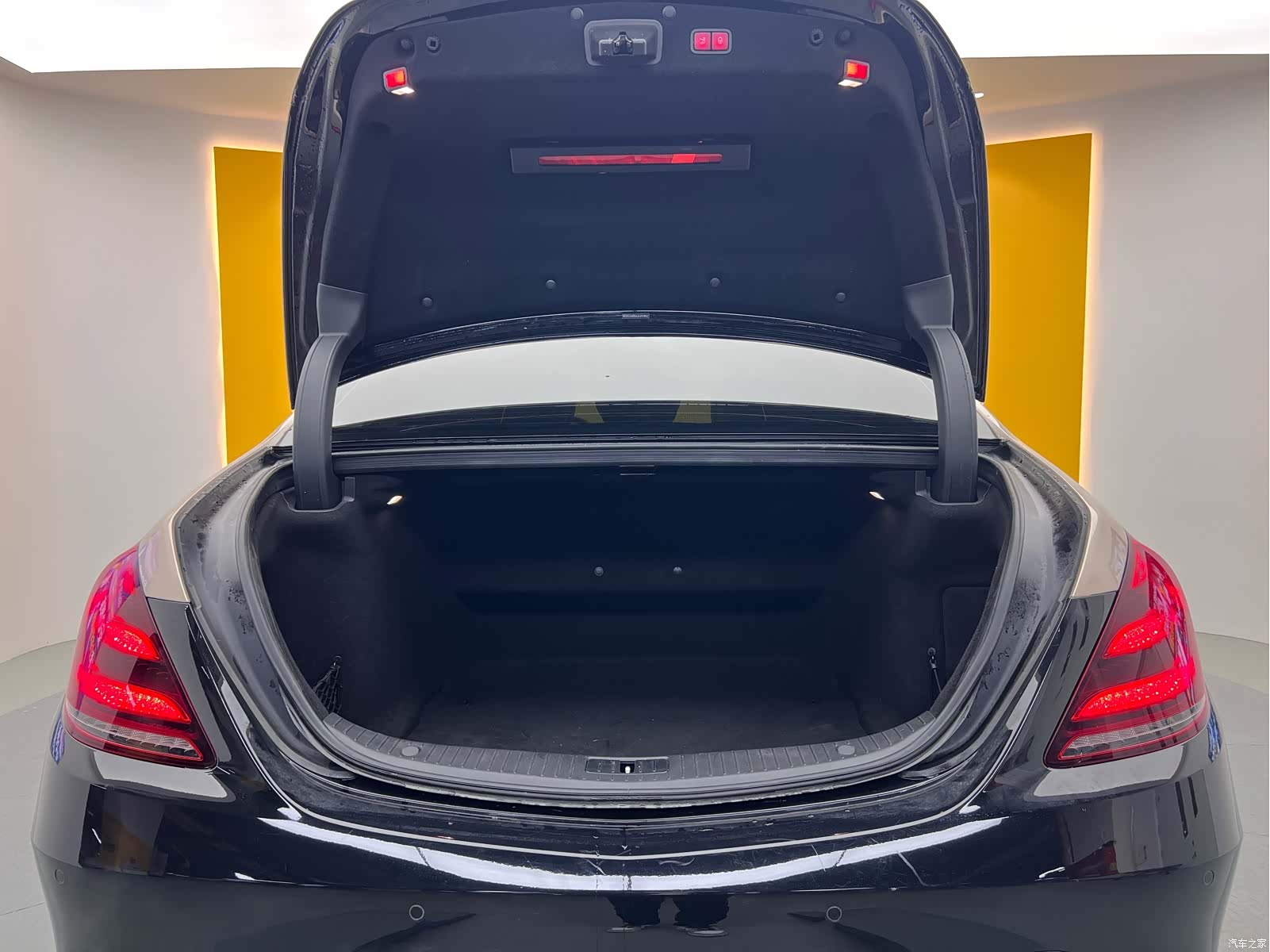 Maybach S-Class, 2018 25