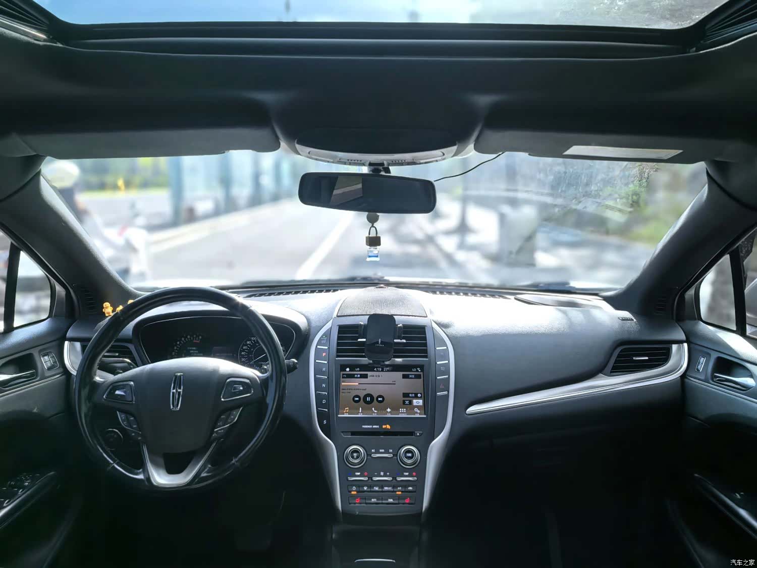 Lincoln MKC, 2018 12