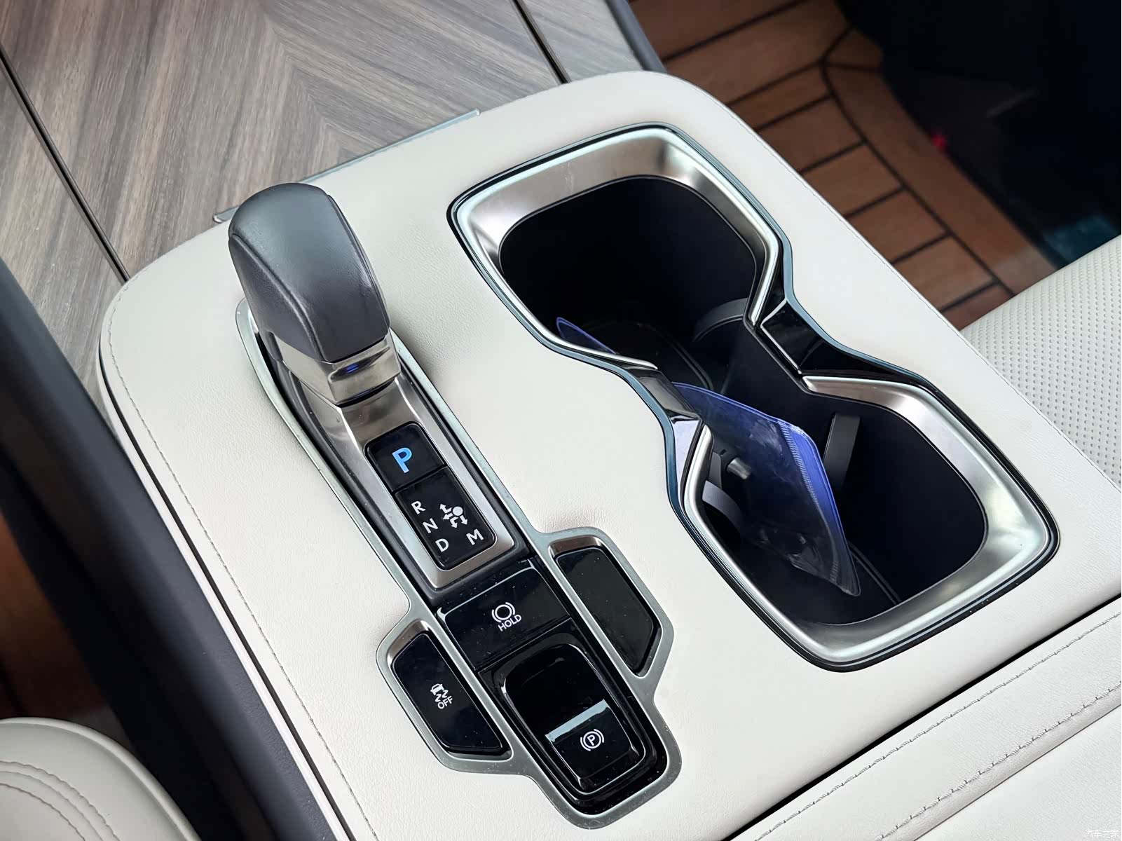 Lexus LM, 2024 15