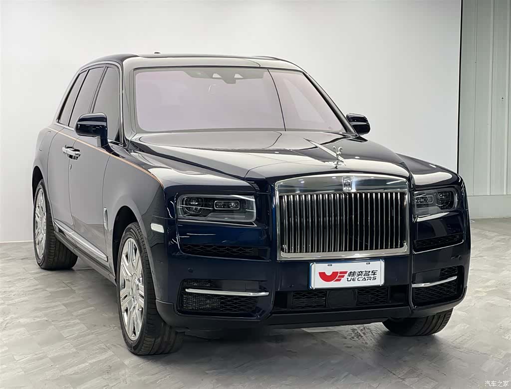 Rolls-Royce Cullinan, 2022 3
