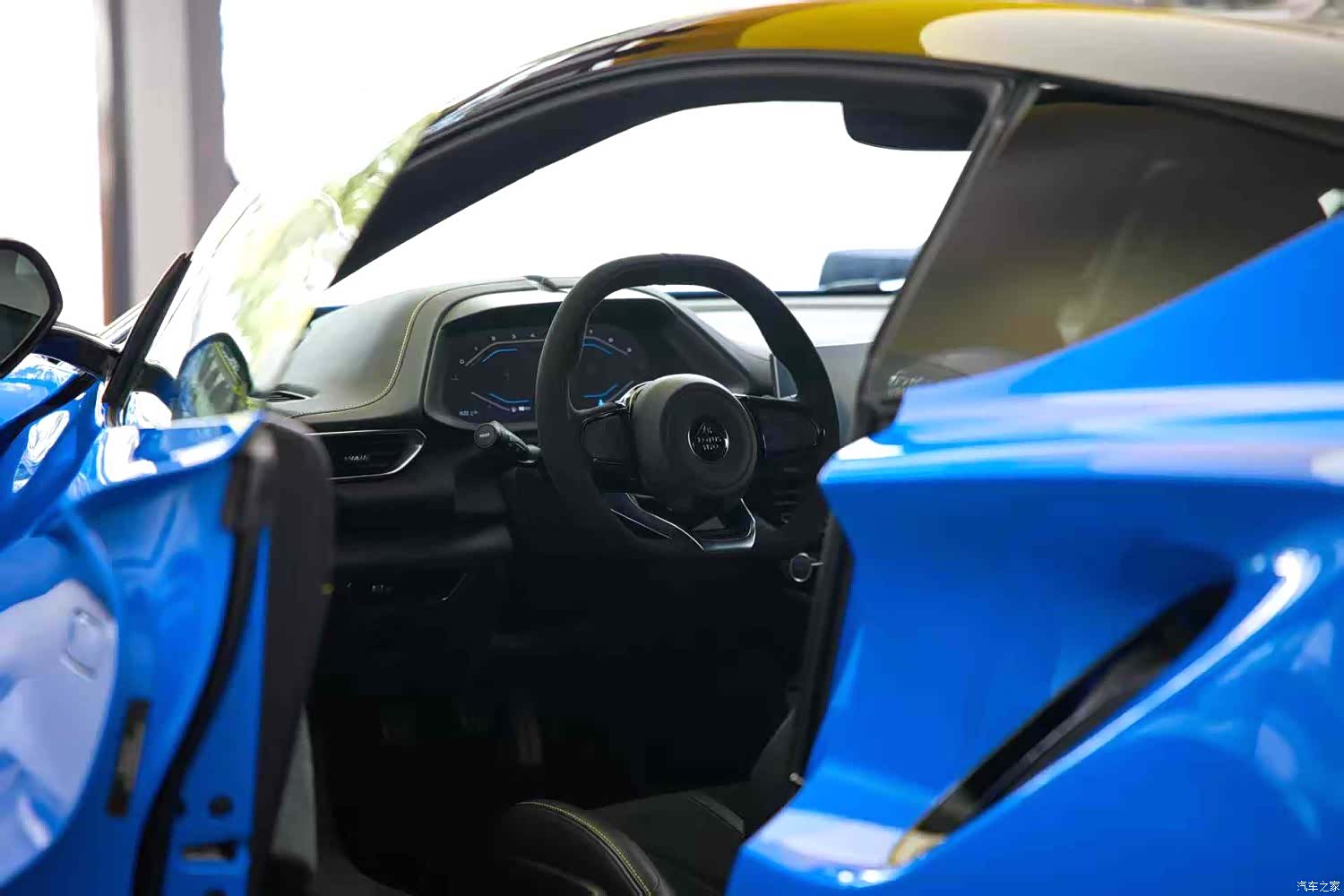 Lotus EMIRA, 2023 13