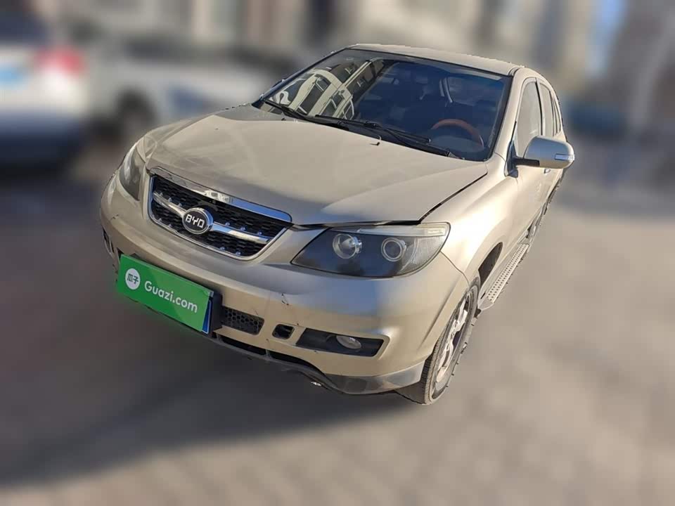 BYD S6