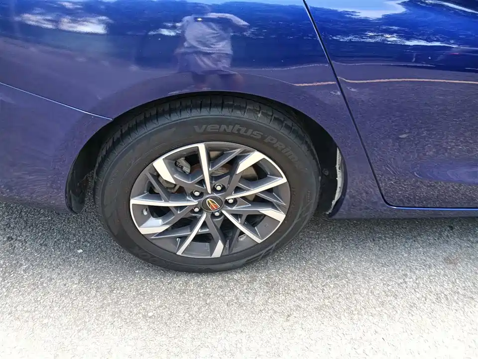 Hongqi H5