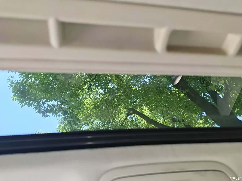 Volkswagen Sagitar, 2015 18