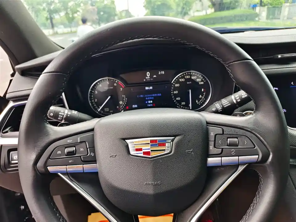 Cadillac XT6
