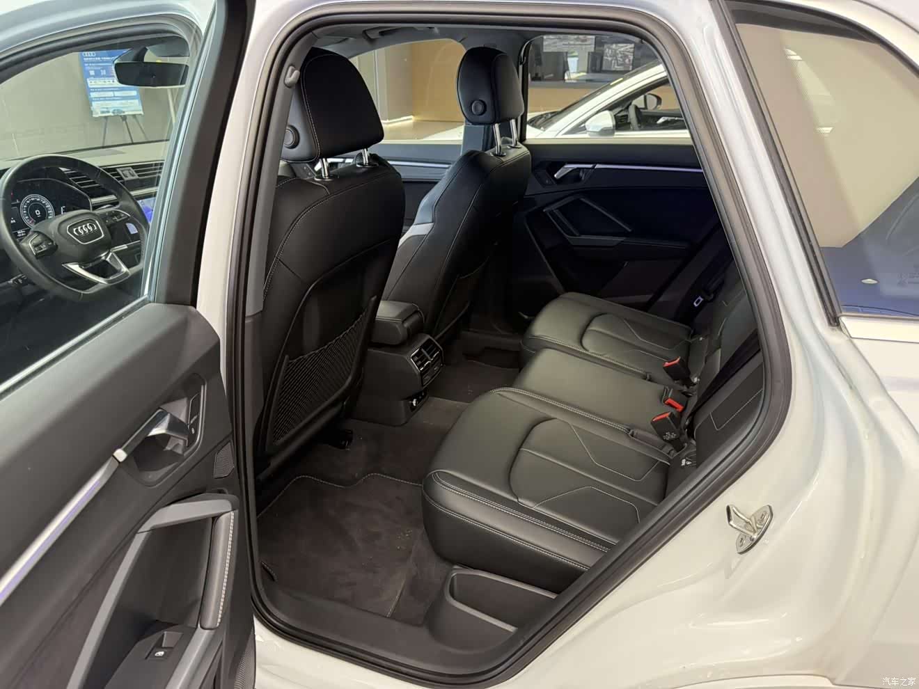 Audi Q3, 2024 14