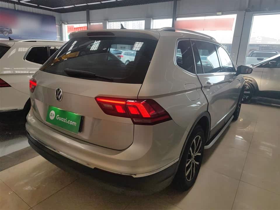Volkswagen Tiguan L