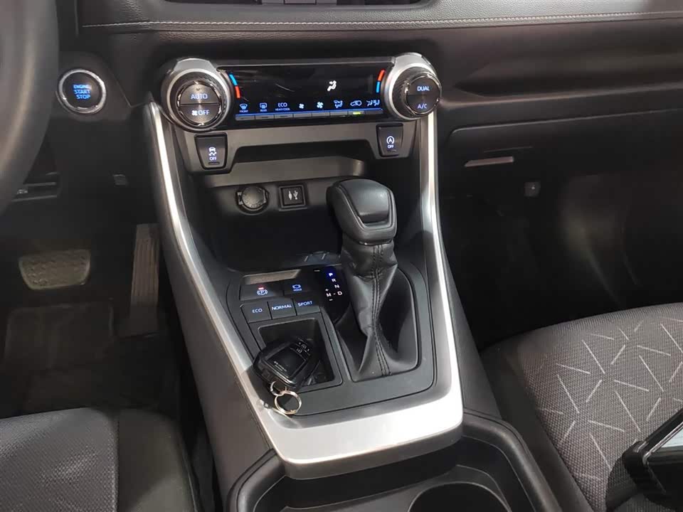 Toyota RAV4 Rongfang