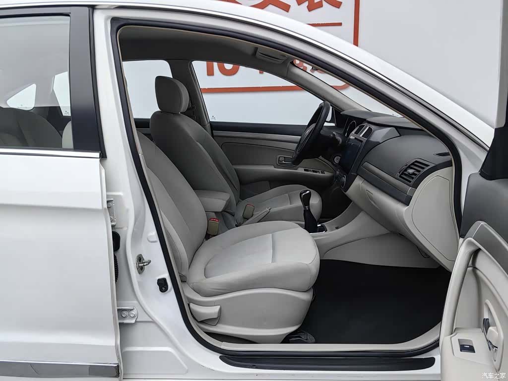 DongFeng A60, 2016 23