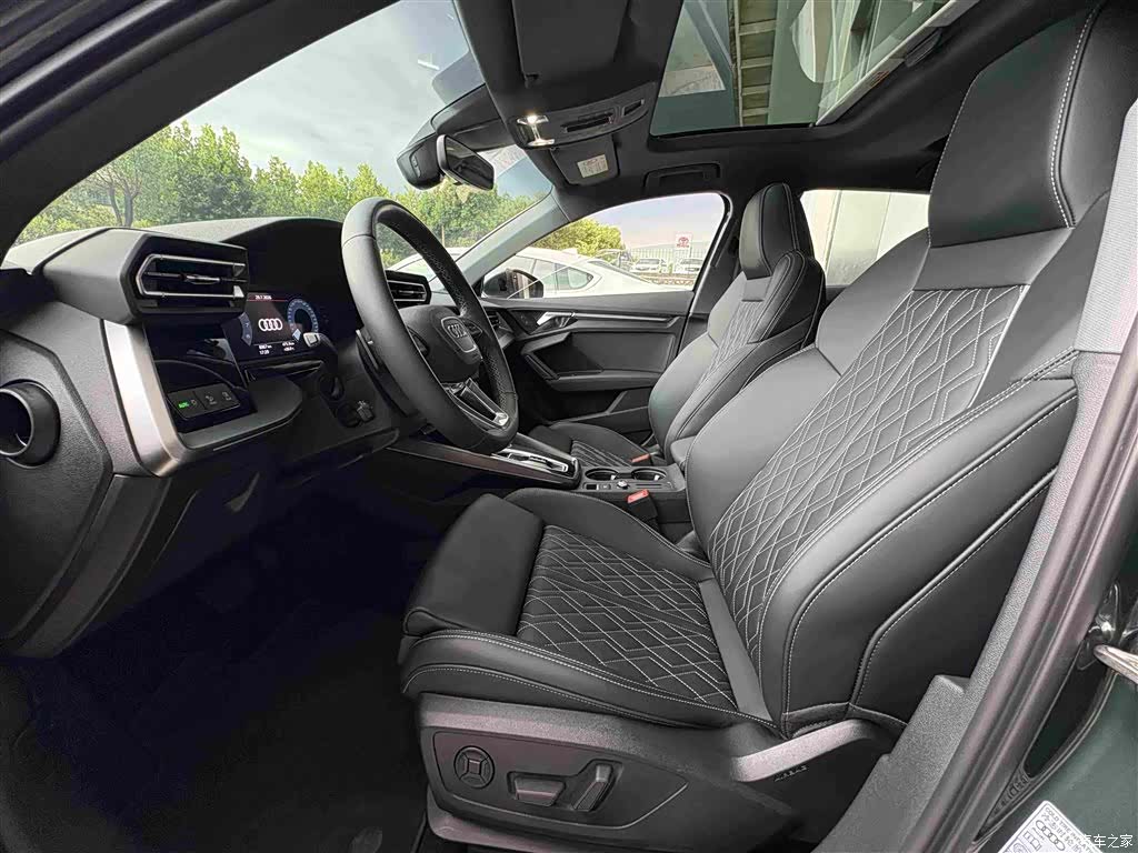 Audi Flying Spur, 2025 все фото
