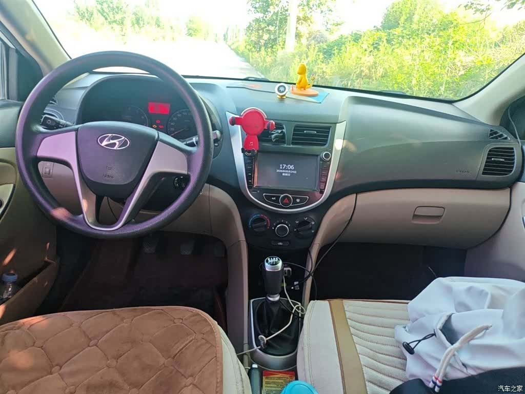 Hyundai GLS, 2015 13