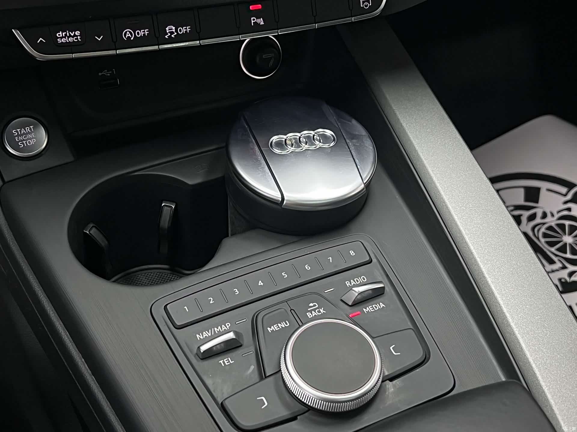 Audi A4L, 2018 30