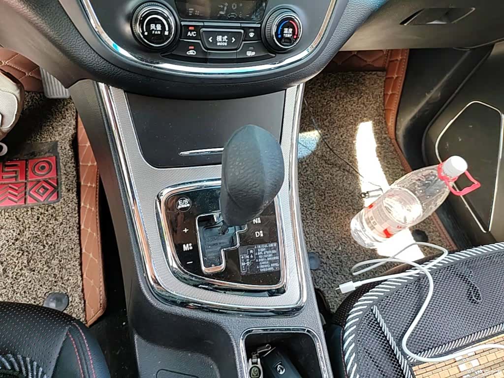 Wuling 560, 2018 14