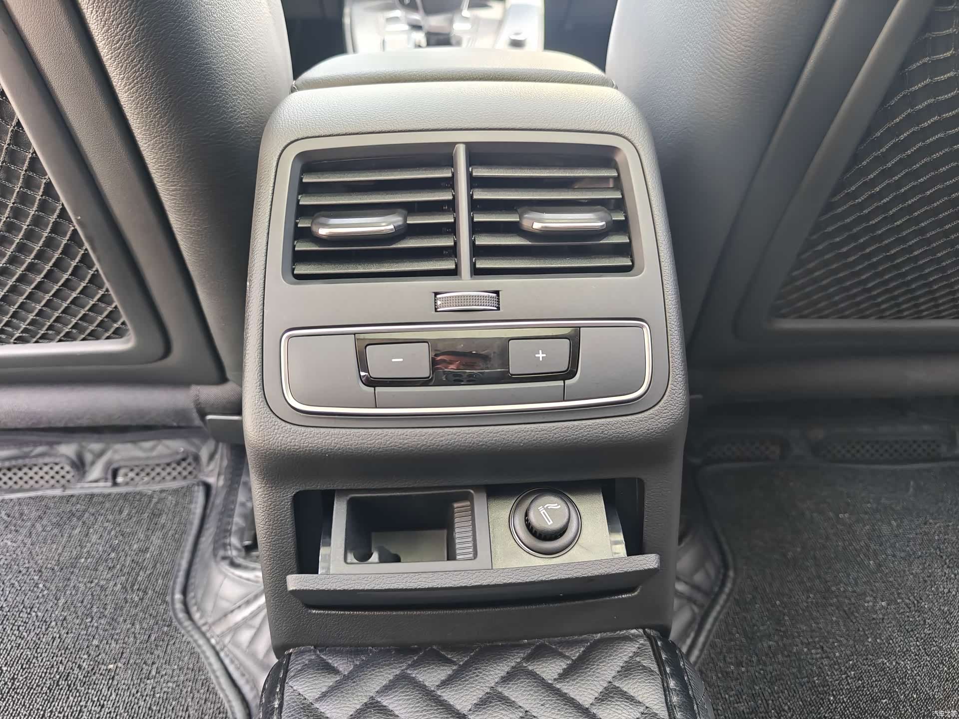 Audi A4L, 2018 8