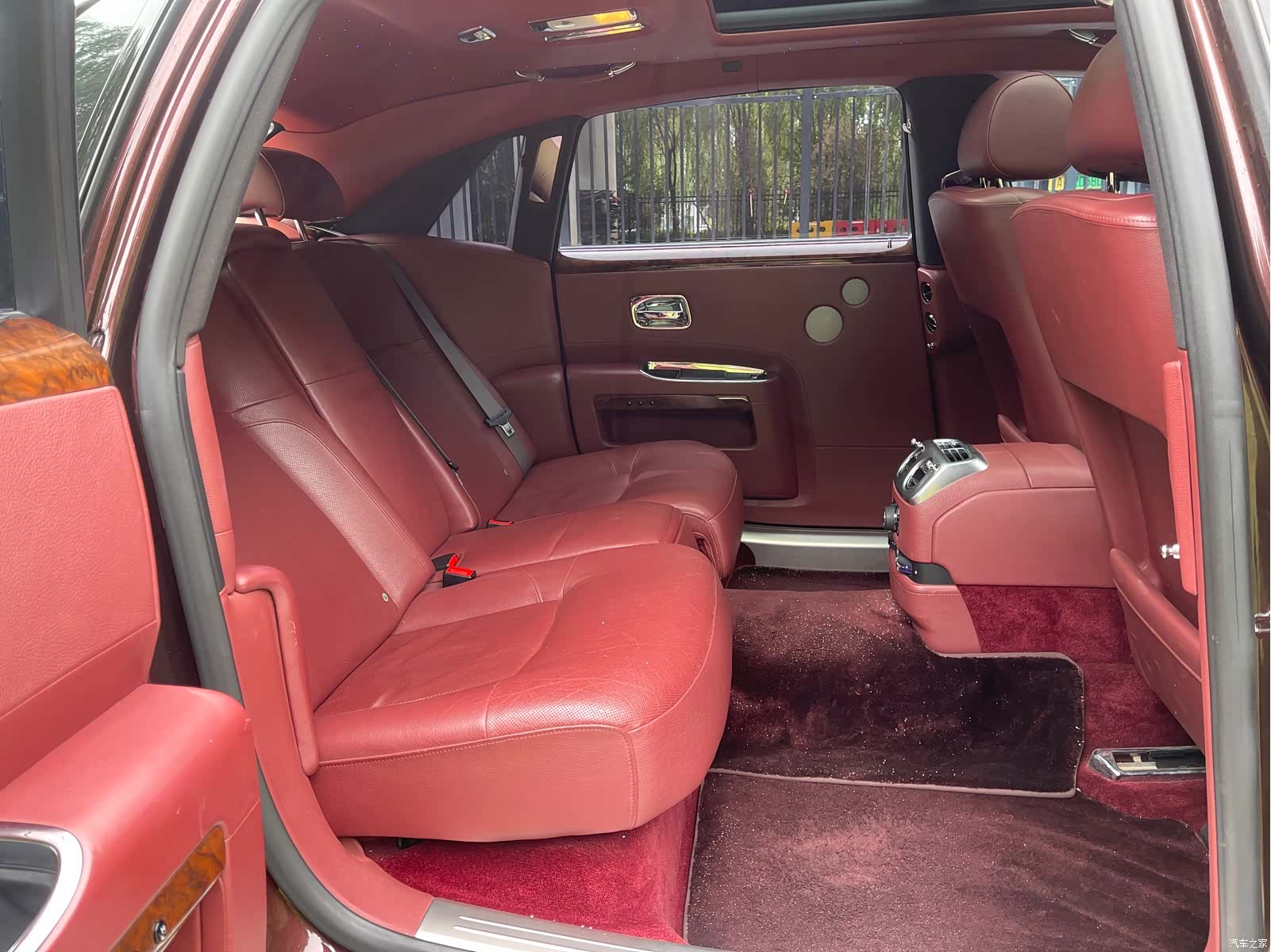 Rolls-Royce Ghost, 2015 11