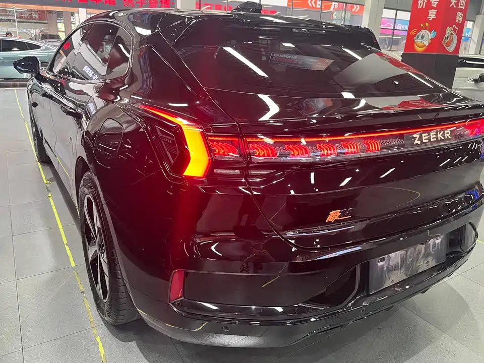 Zeekr 001