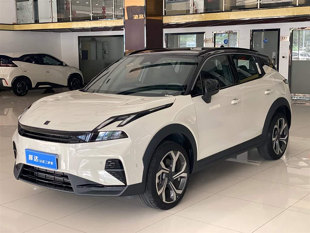 Lynk & Co 06