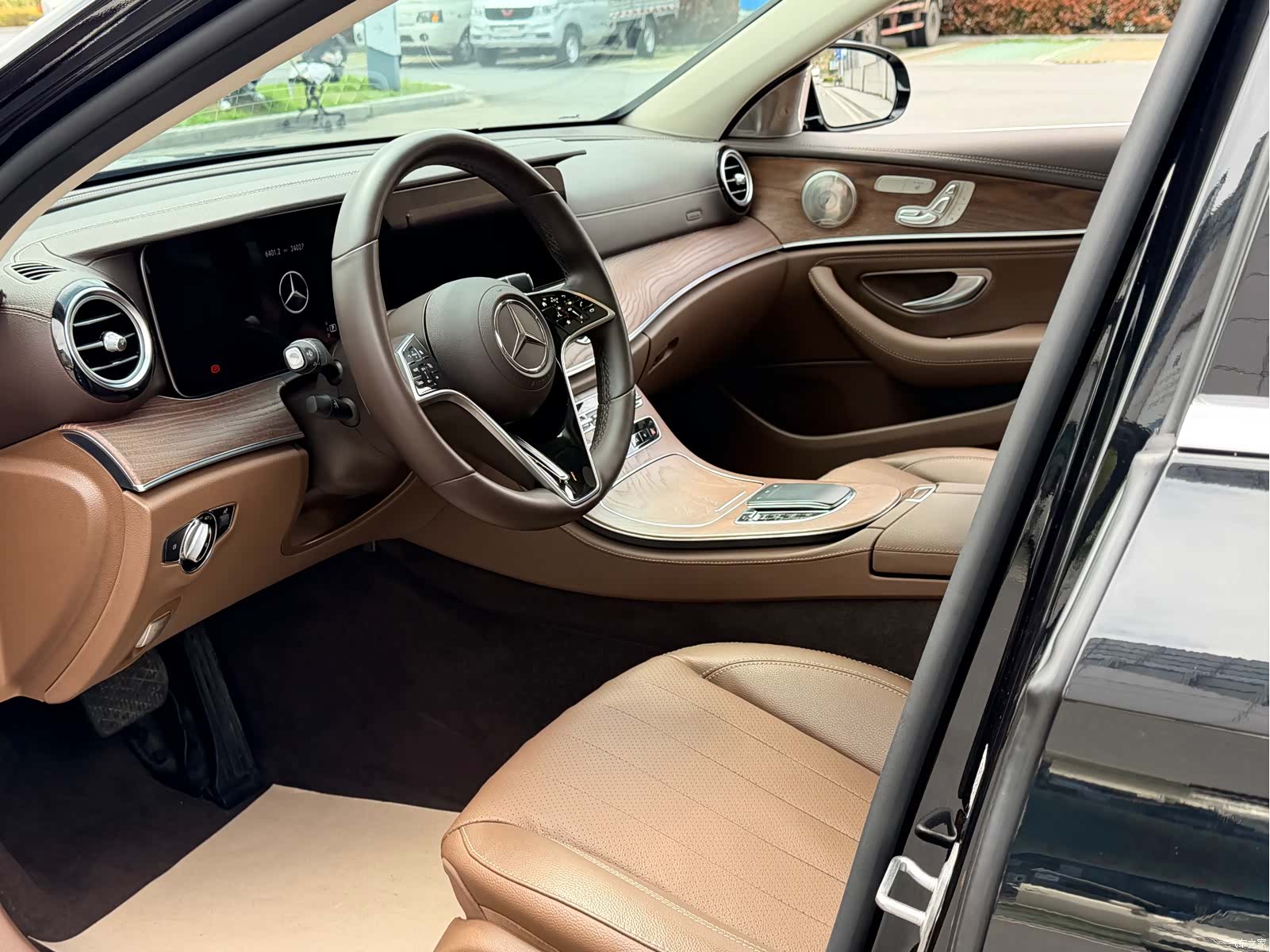 Mercedes-Benz E-Class, 2023 9