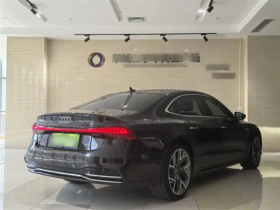 Audi A7L