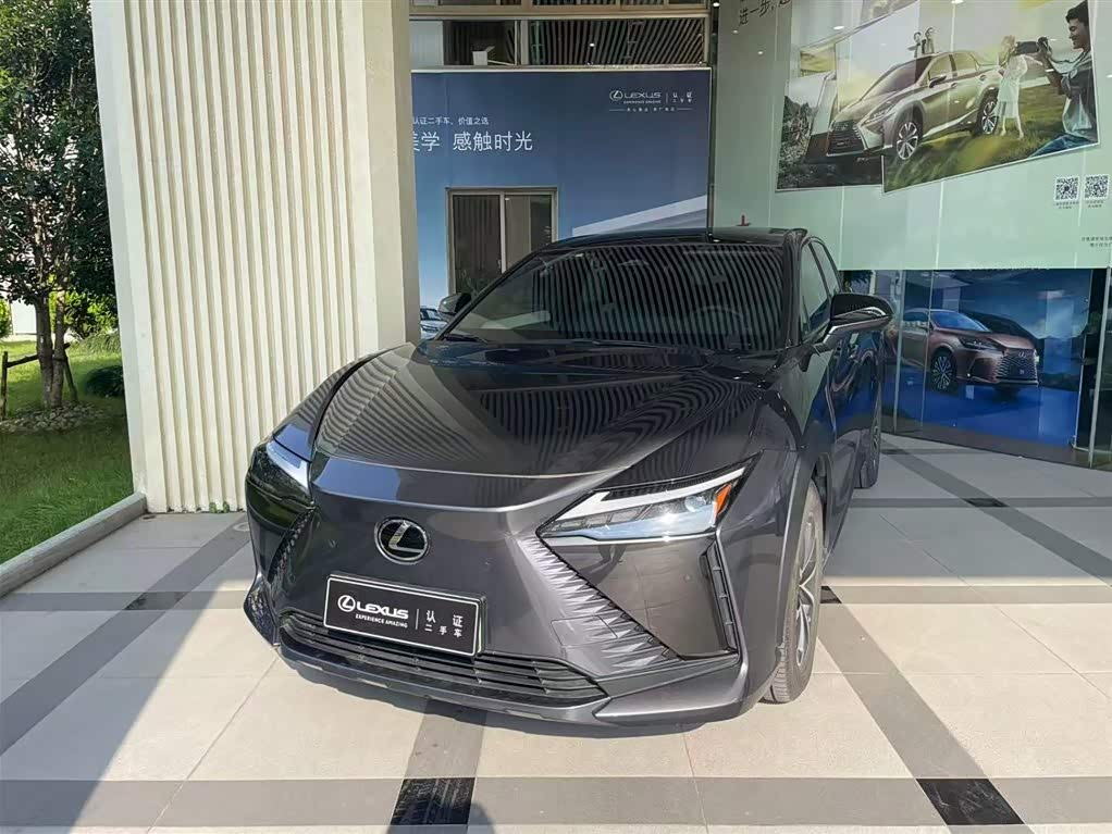 Lexus RZ