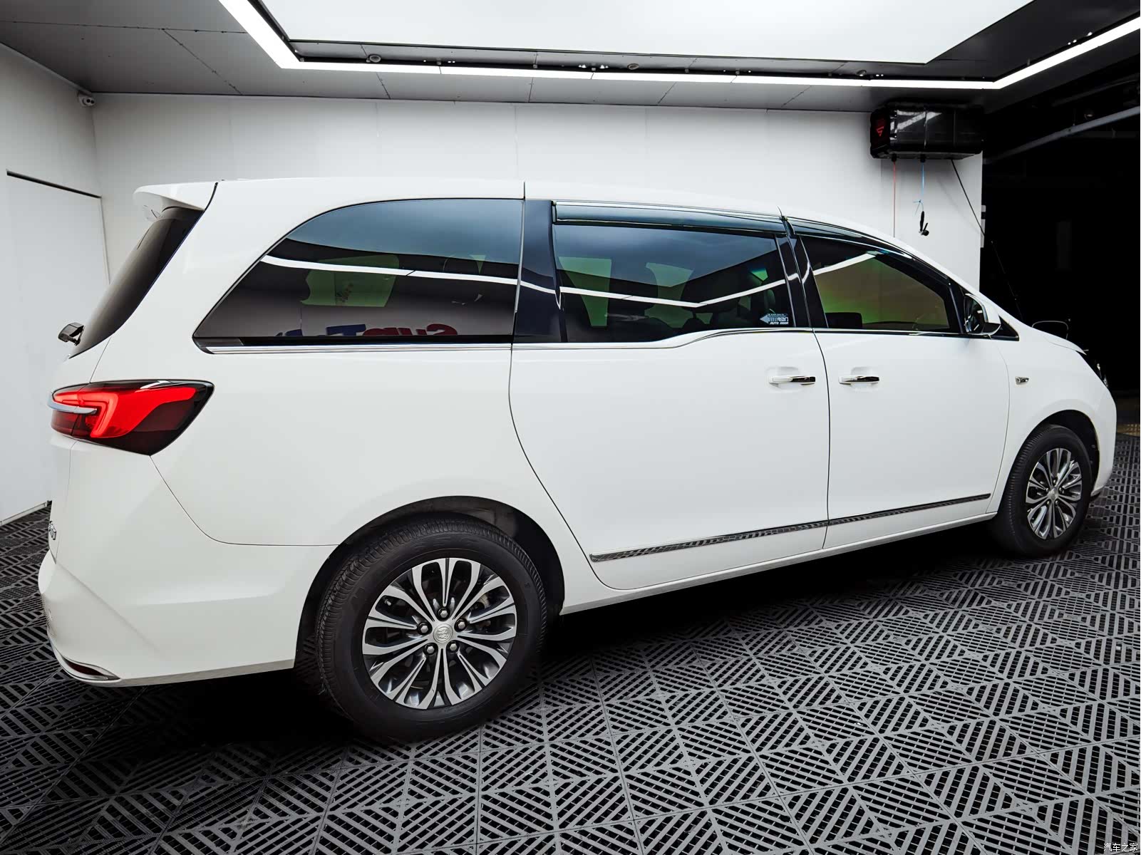 Buick GL8, 2022 11