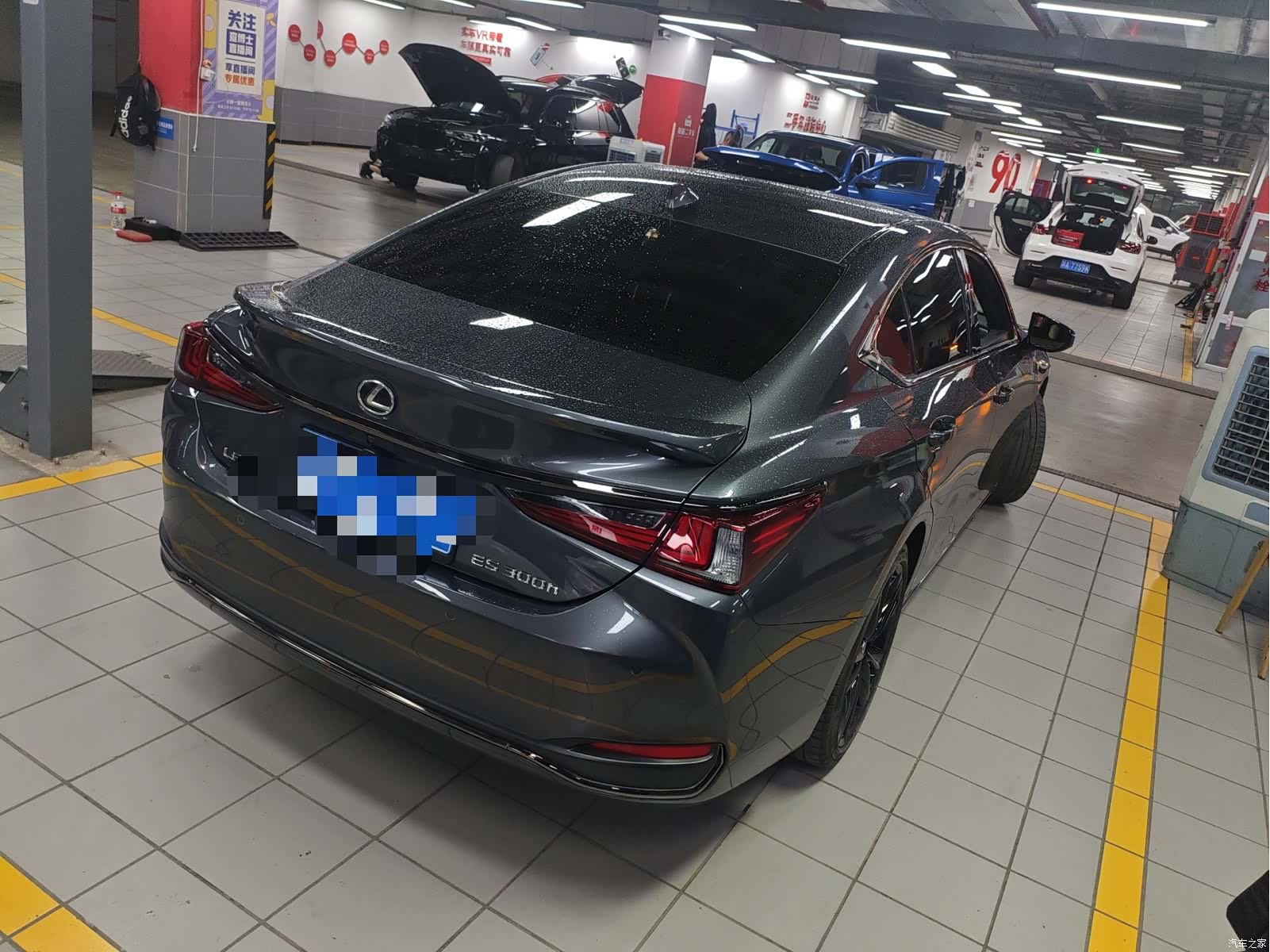 Lexus ES, 2022 4