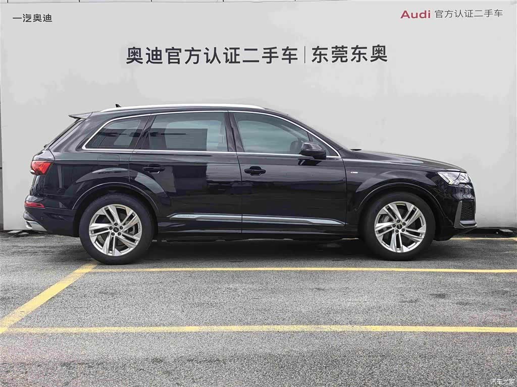 Audi Q7, 2024 3