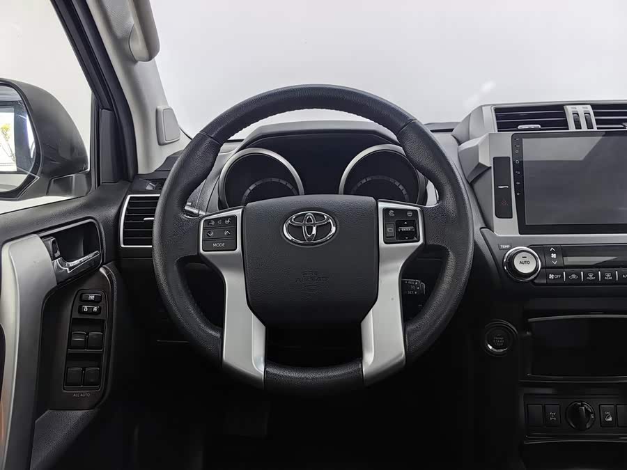 Toyota Prado 2017, фото 11