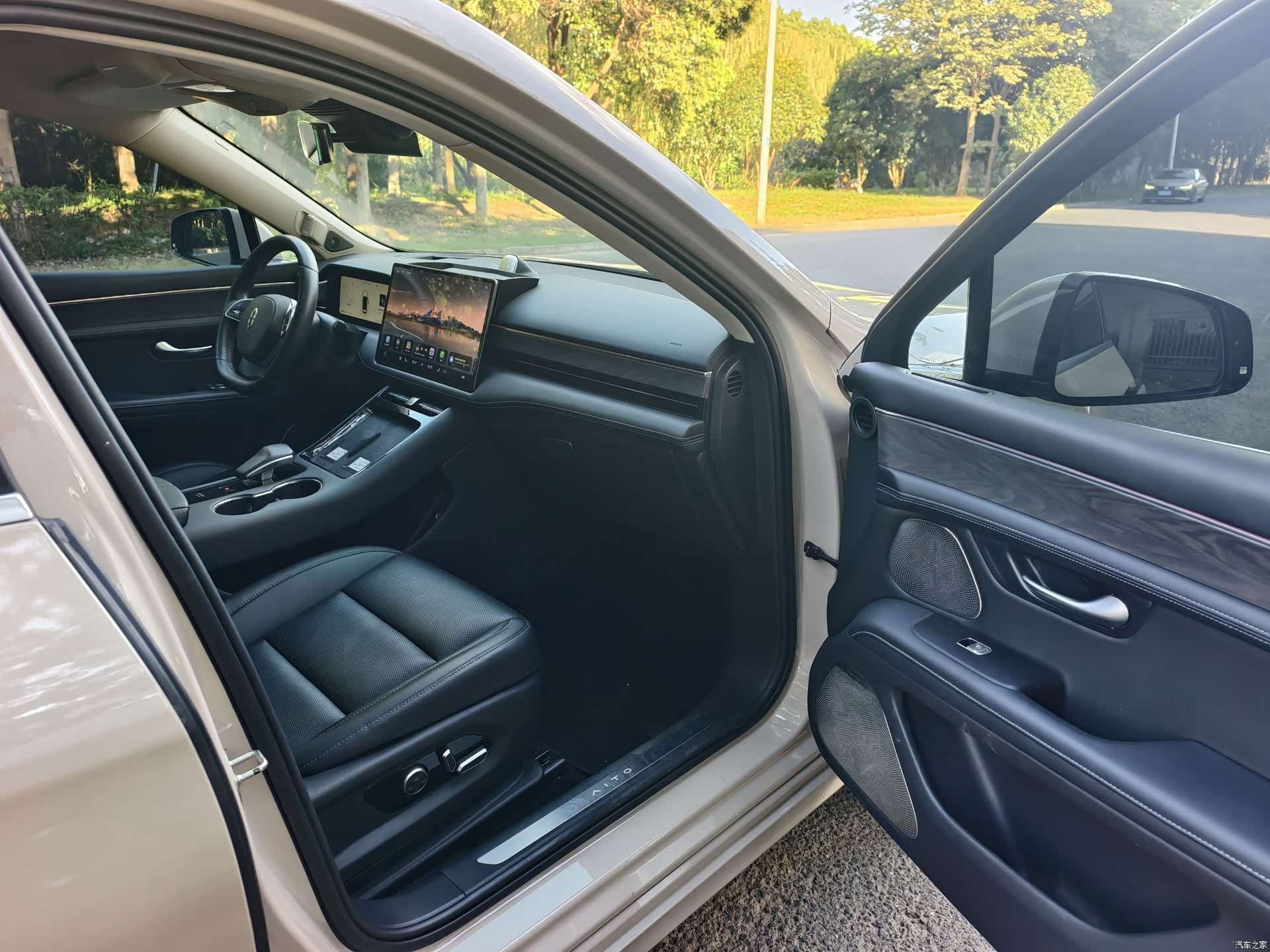 AITO M5, 2022 10