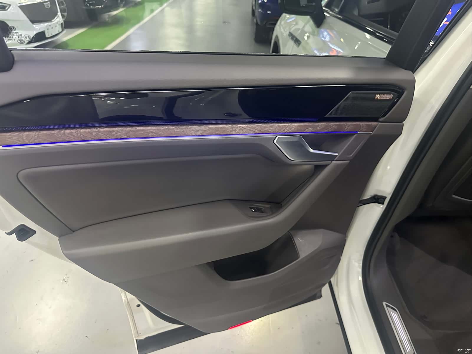 Volkswagen Touareg, 2019 14