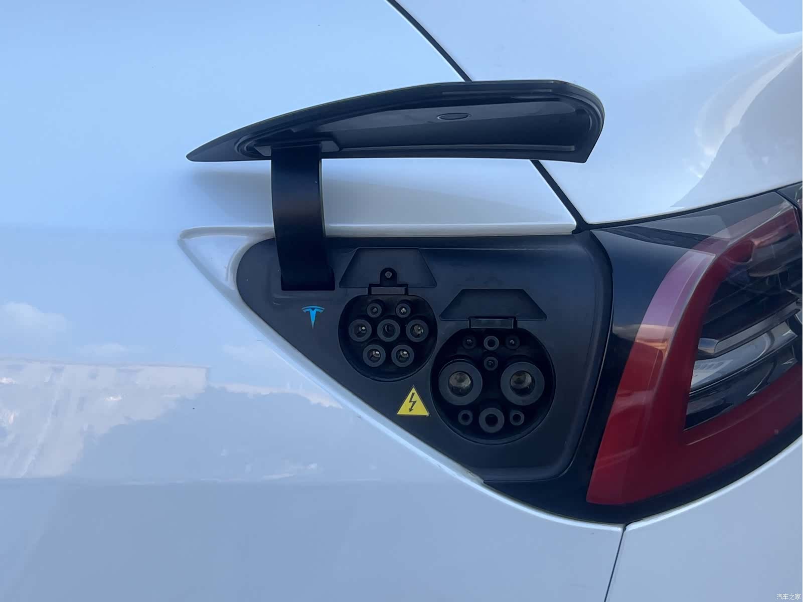 Tesla Model Y, 2023 38