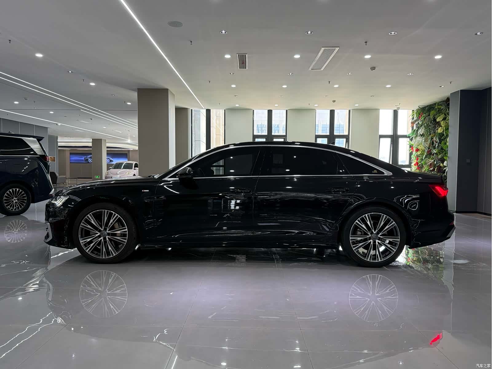 Audi A6L, 2021 3